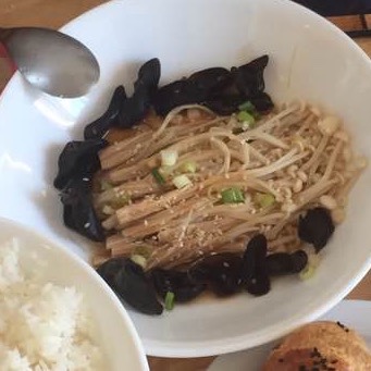 凉拌金针菇