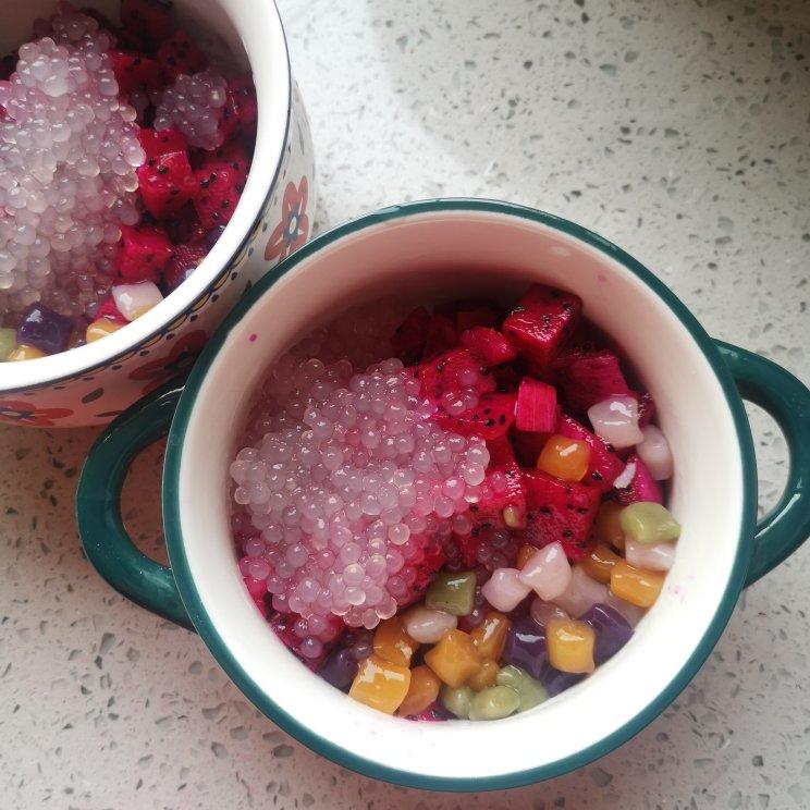 酸奶水果芋圆西米露