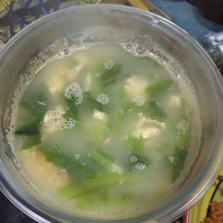 【快手菜】煎蛋油麦菜汤