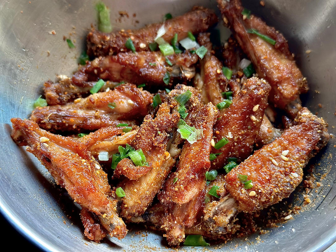 香辣鸡翅（手指都舔干净）