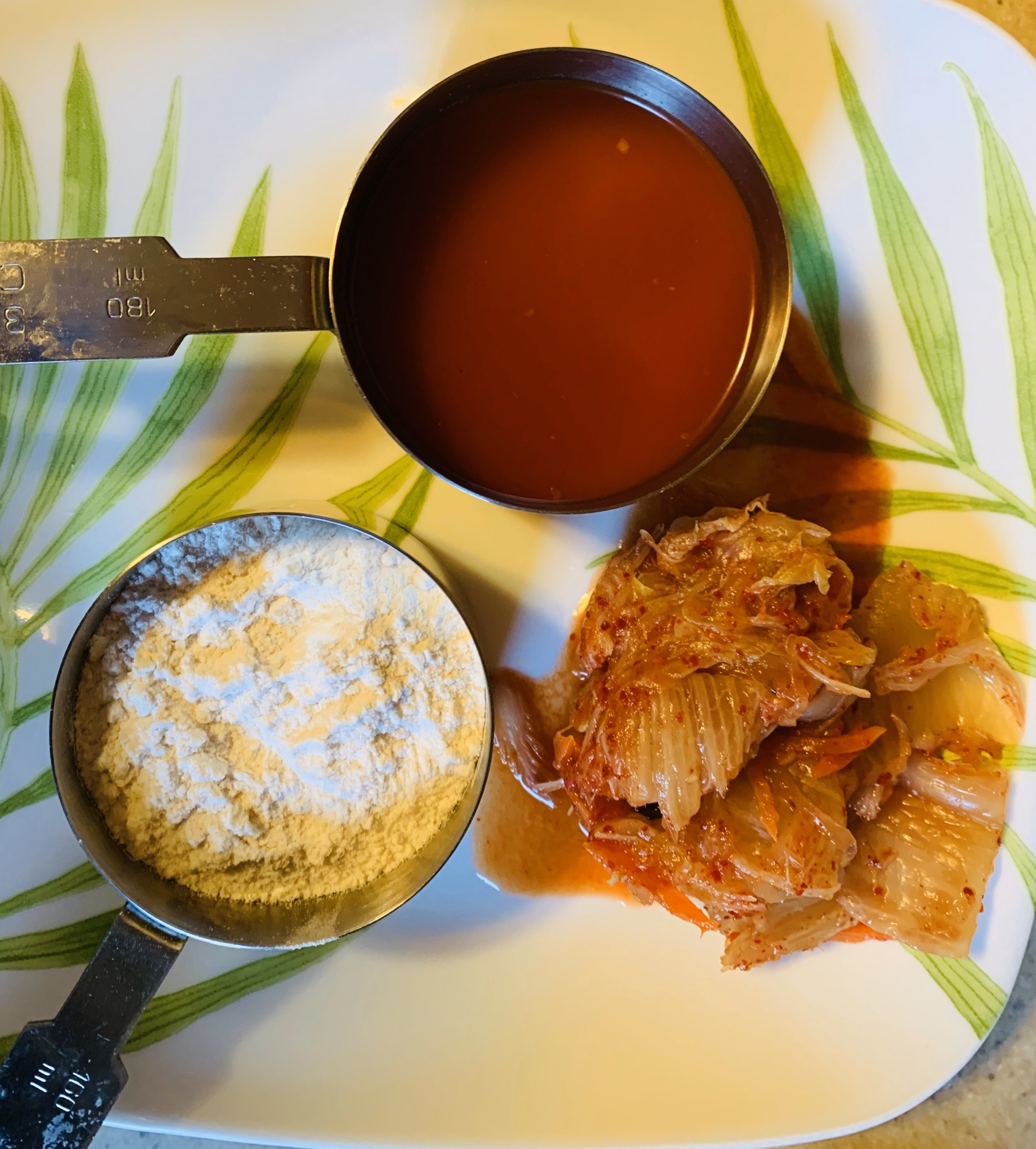 韩国泡菜饼，天津人也爱吃，哈哈😄的做法 步骤1