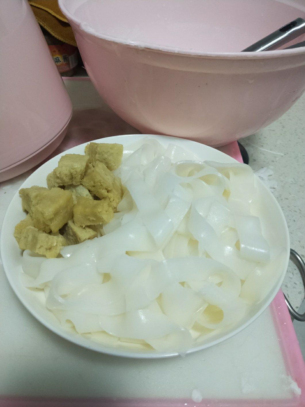 凉皮-家庭自制（告诉你自己做更劲道的秘诀）