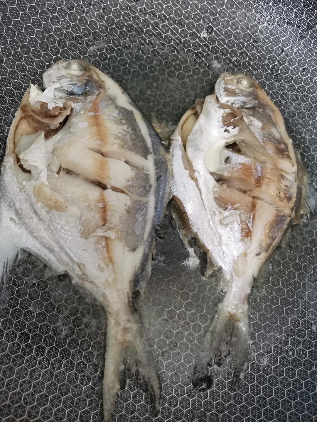 家常煎鱼，无敌下饭菜！