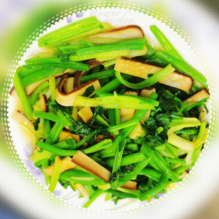 素菜：芹菜炒豆腐干