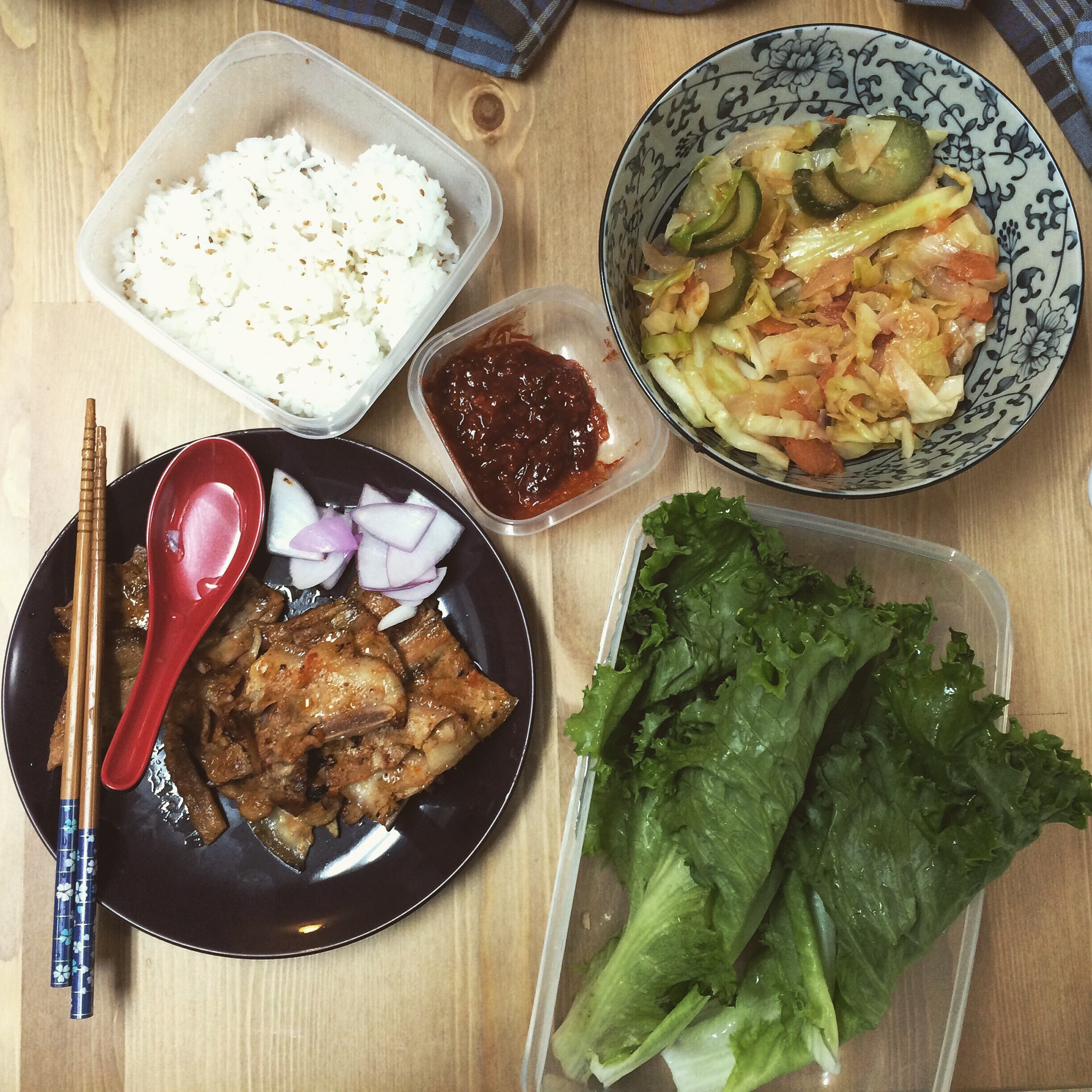 韩式五花肉包饭