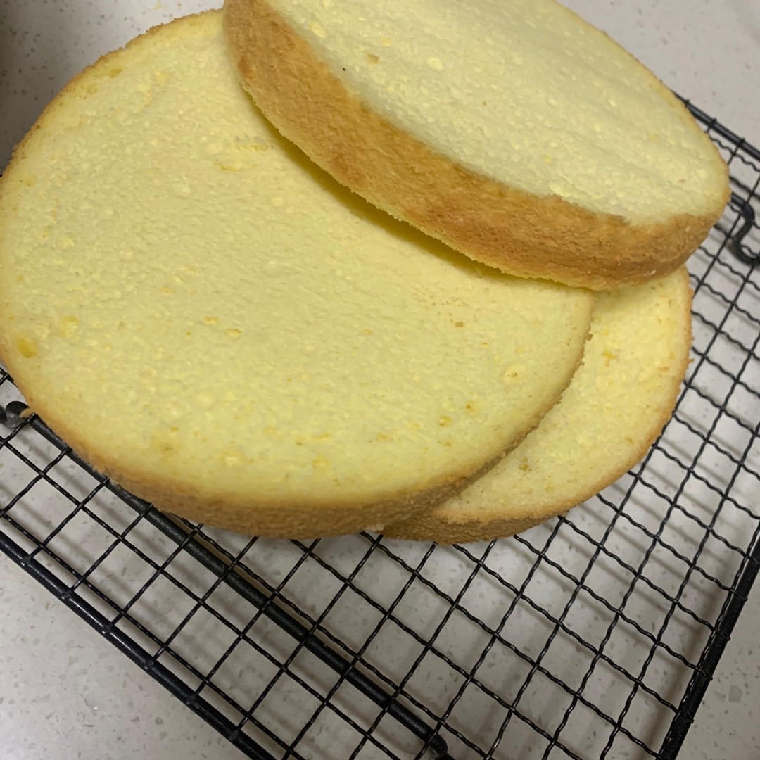 六、八、十寸戚风蛋糕
不回缩 不收腰