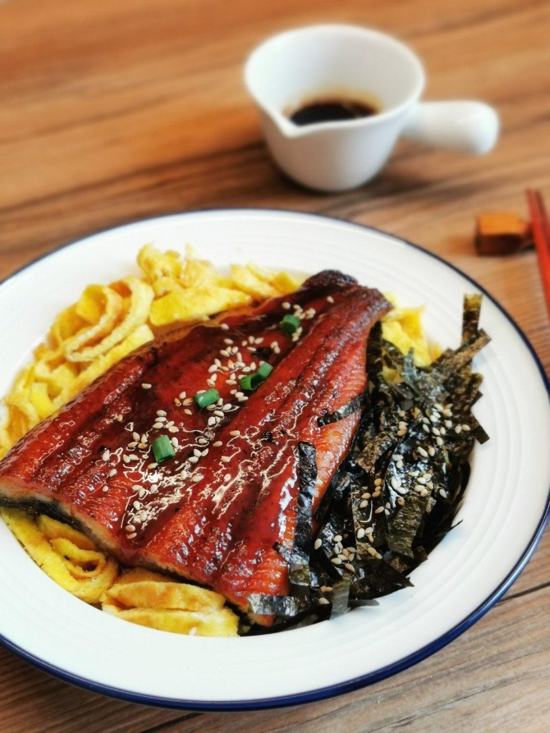 蒲烧鳗鱼饭