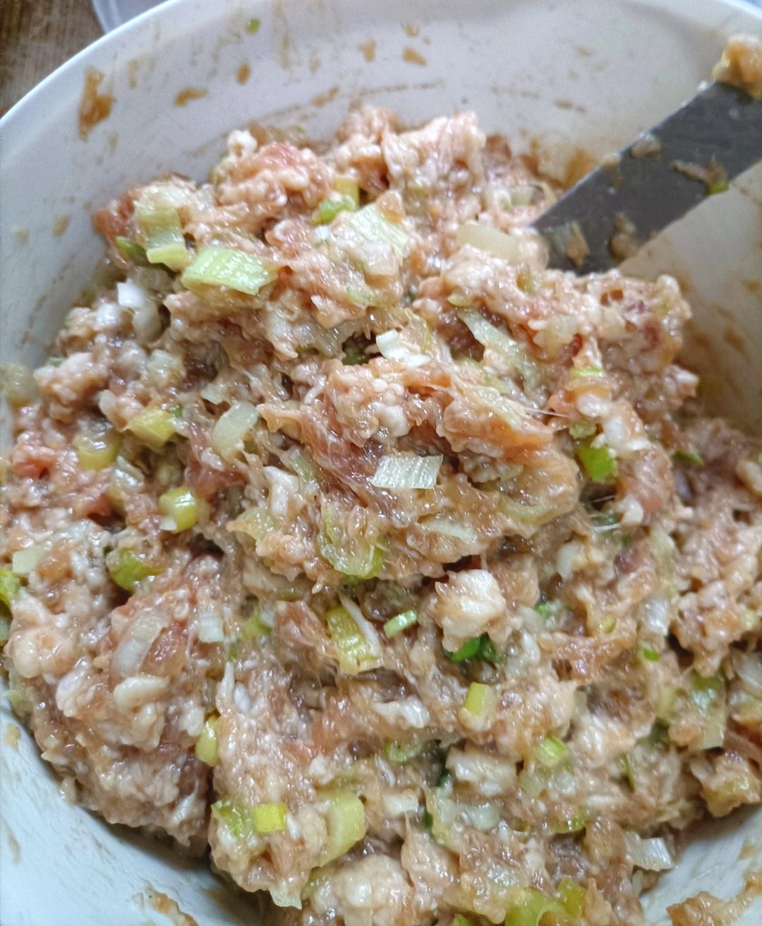 有点辣味的卷心菜胡萝卜素包子