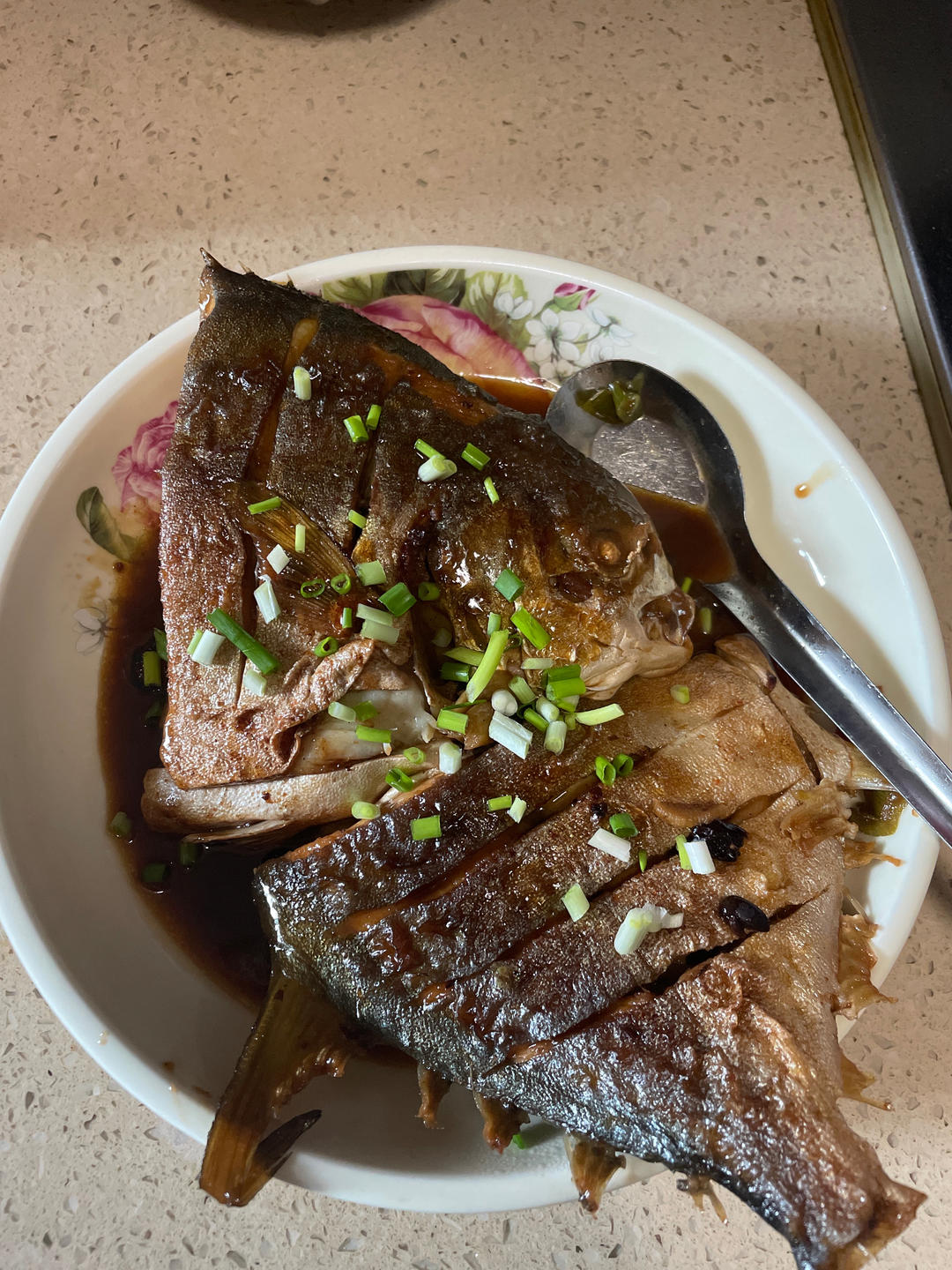 红烧金昌鱼（包含去腥、煎鱼不破皮的秘诀）