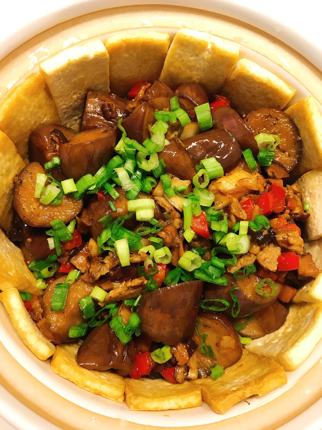 厨师长教你：“豆腐茄子煲”的家常做法，咸香入味，简单易学