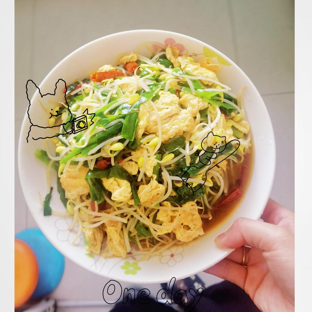 豆芽韭菜炒鸡蛋，三分钟搞定～！
