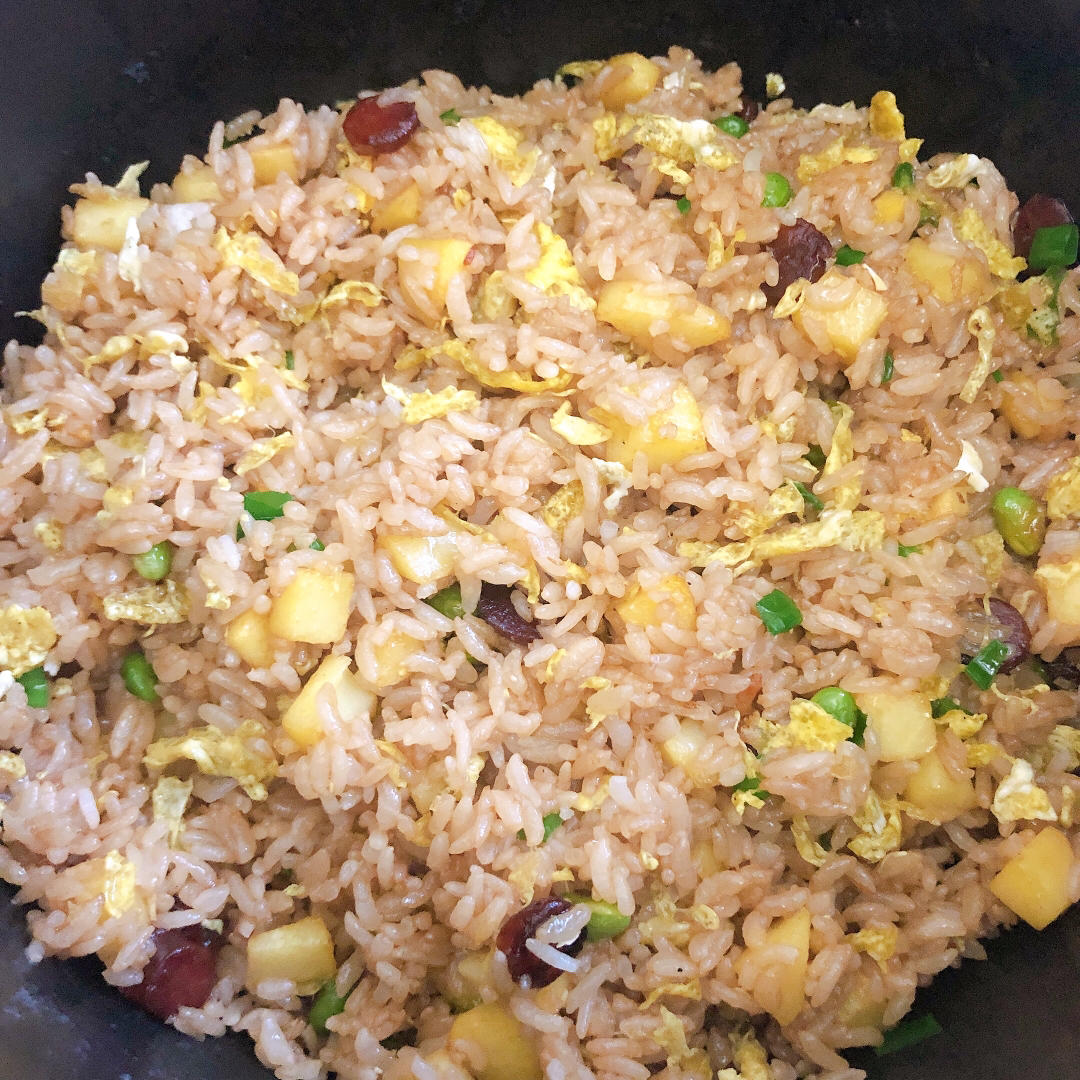 香到喊妈的销魂土豆香肠炒饭～