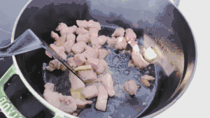 祖传萝卜烧肉的做法 步骤6