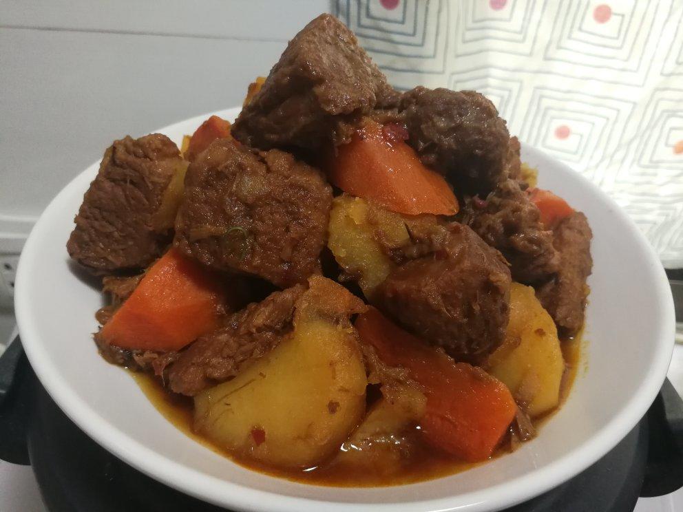 土豆焖牛腩