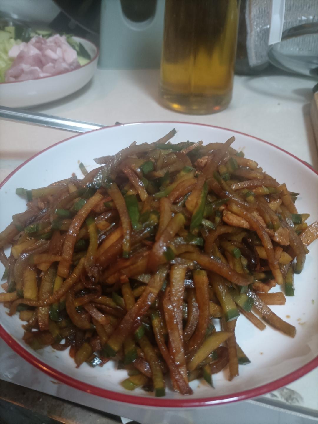 家常萝卜丝炒肉