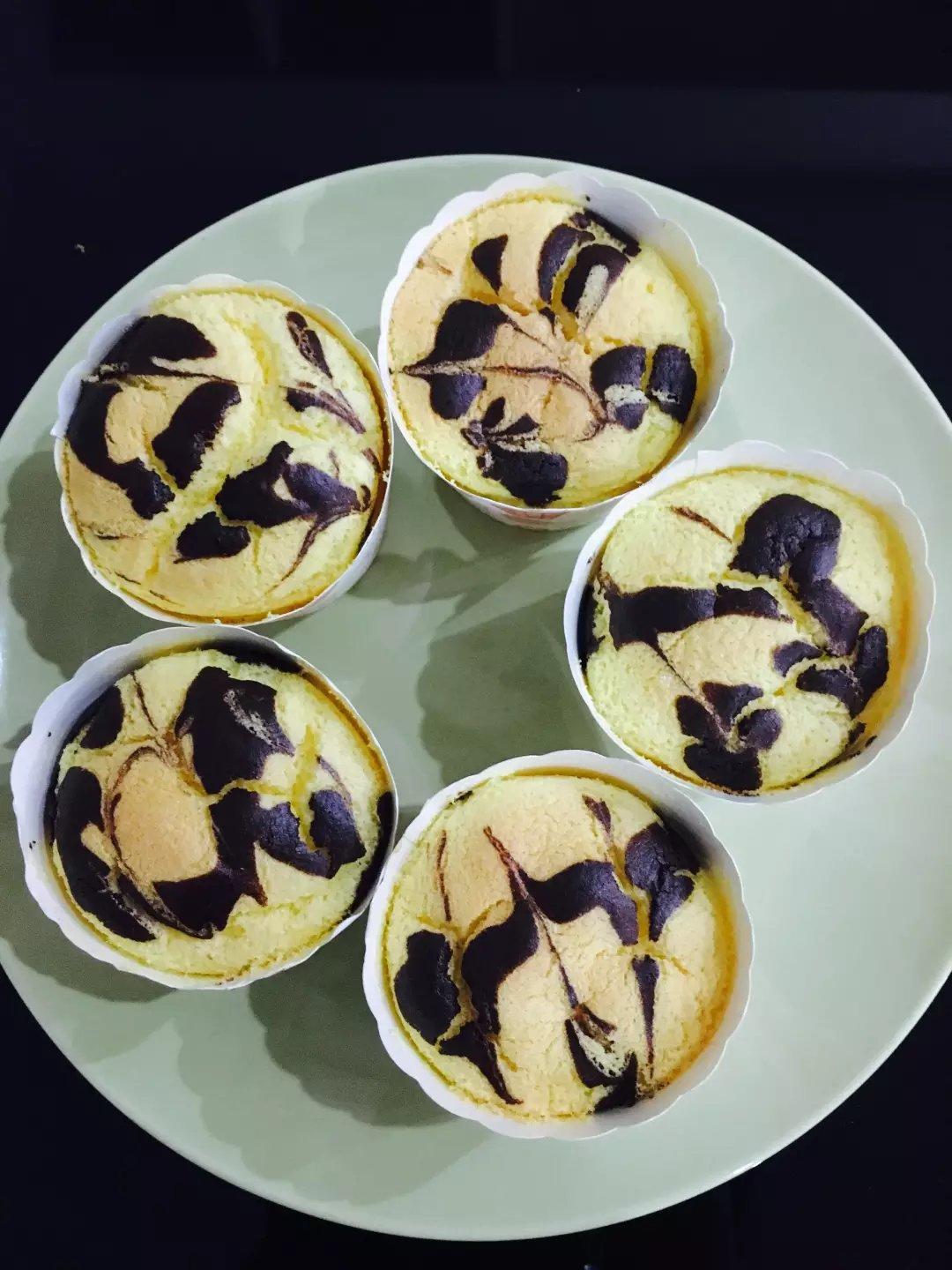 拉花戚风小蛋糕