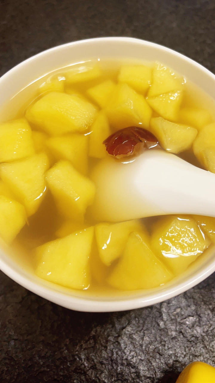 具有保健功效的煮苹果（苹果汤）