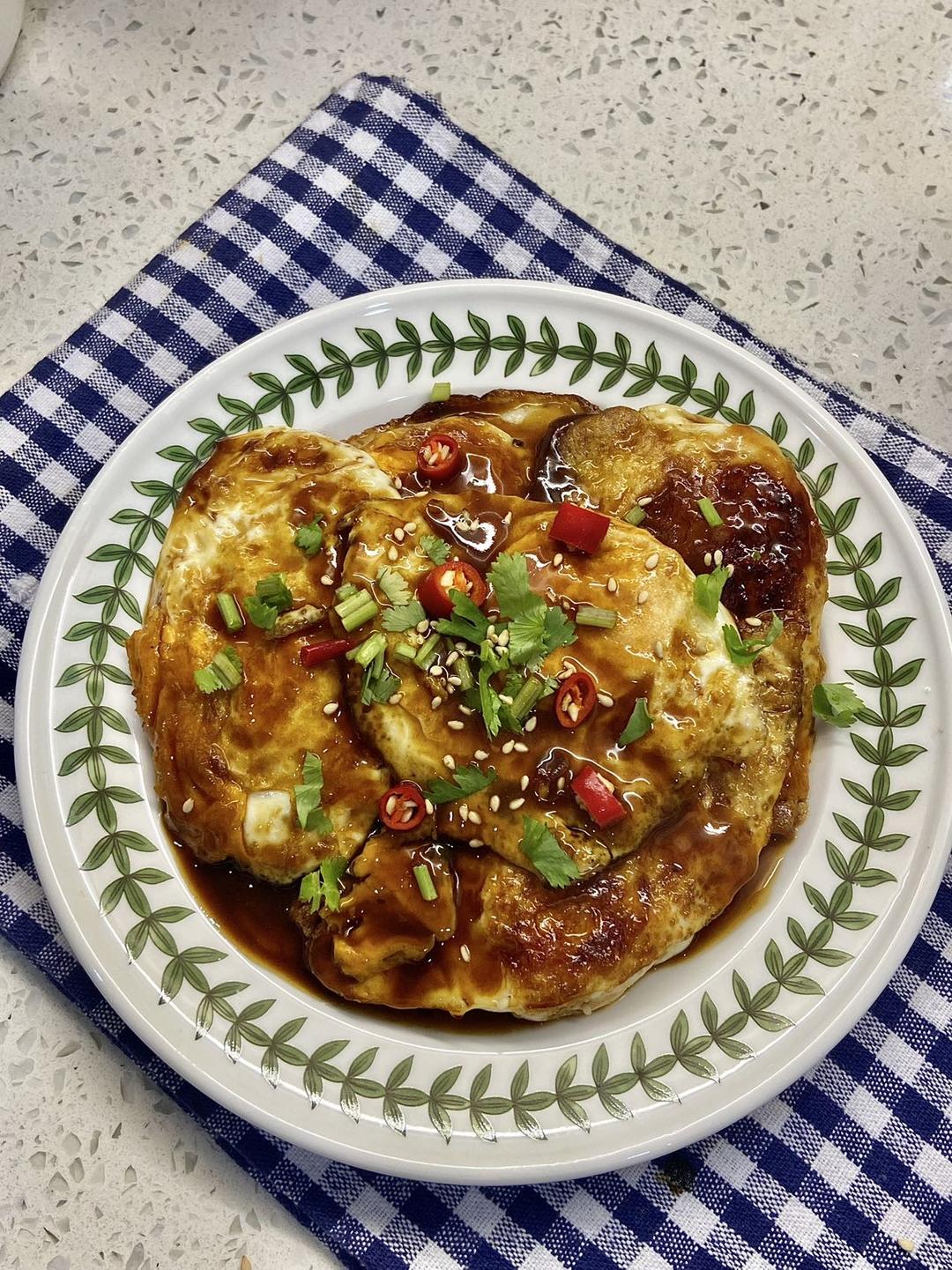 美味巨下饭的家常小炒～辣椒炒荷包蛋！