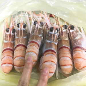 南极深海鳌虾（新西兰小龙虾）刺身&海鲜粥…一虾两吃的做法 步骤1