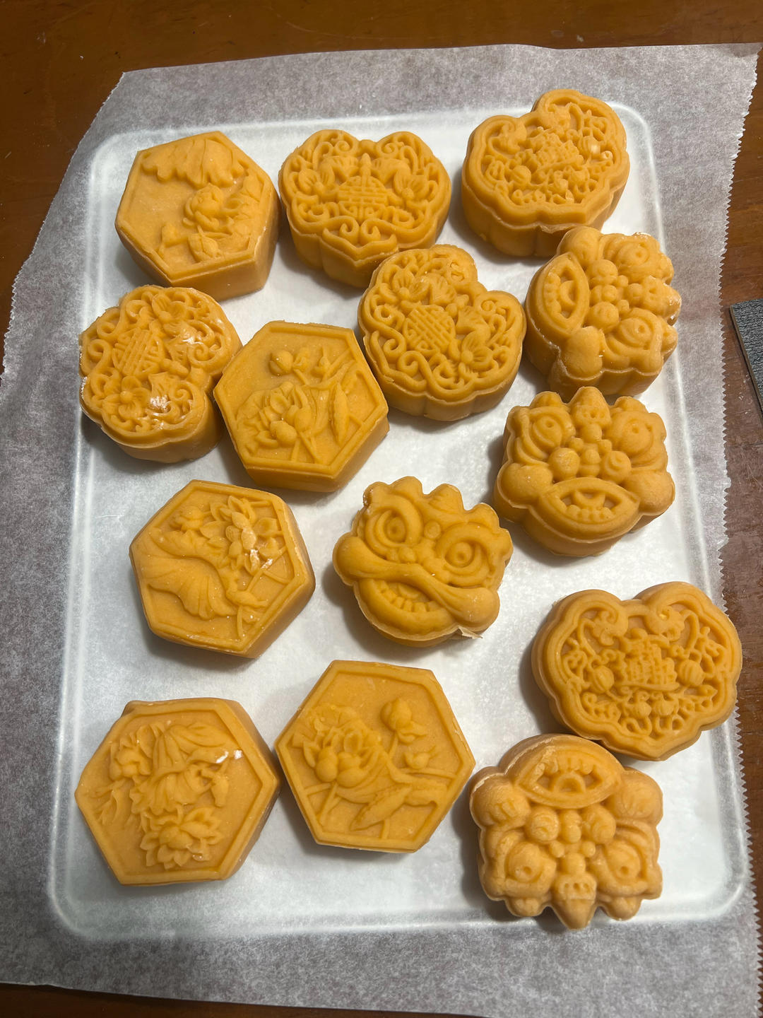 💃奶黄流心月饼——这是可以让你坐稳朋友圈厨霸位置的月饼🥮，没人点赞算我输👎