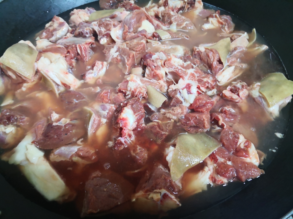 美味羊肉焖萝卜煲的做法 步骤1