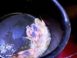 虾油香煎汶莱蓝虾、蓝虾刺身和炸虾头——一虾三味的做法 步骤5