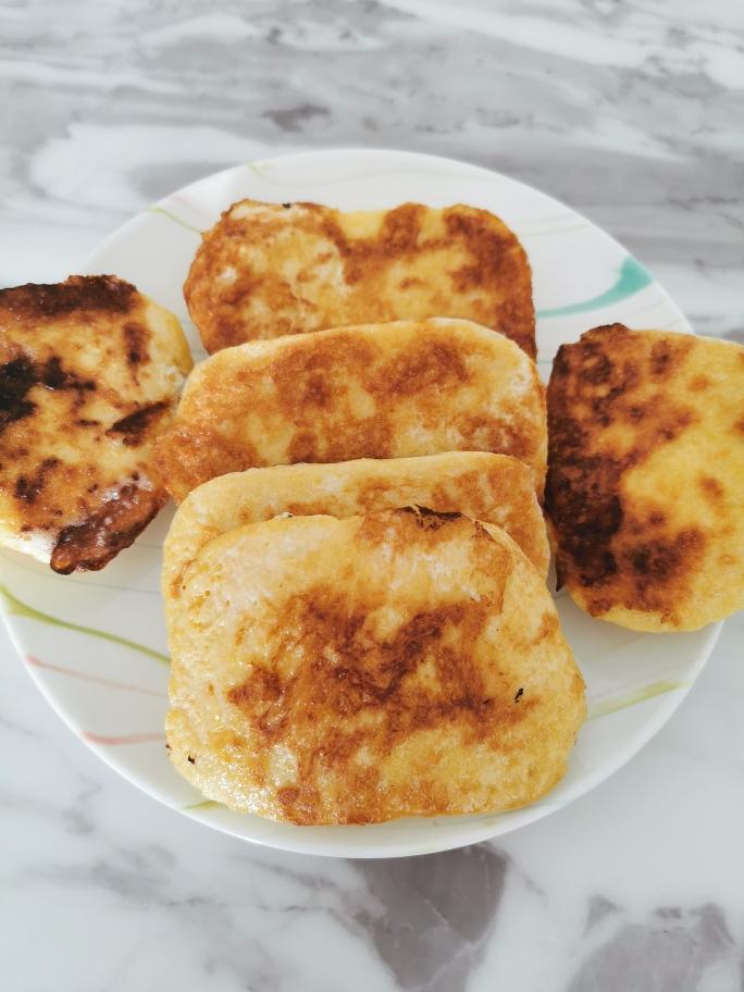 家常早饭鸡蛋炸馒头片