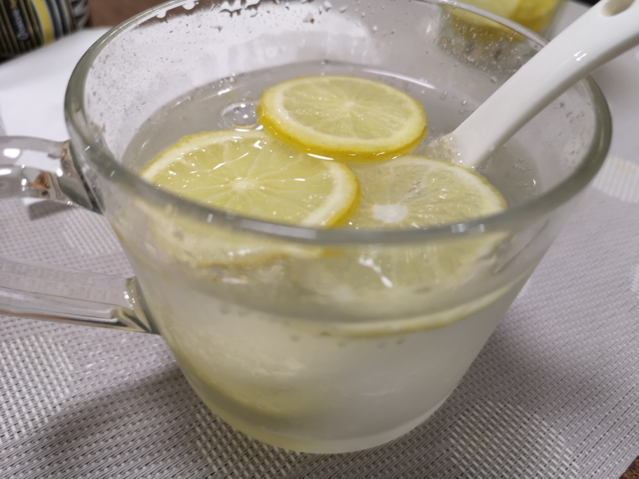 柠檬苏打水的做法