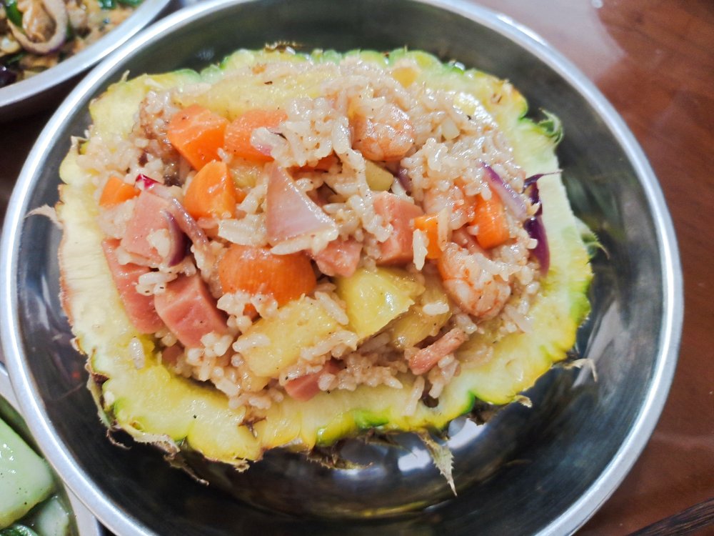 快手菠萝炒饭㊙️普通米饭也能做菠萝饭