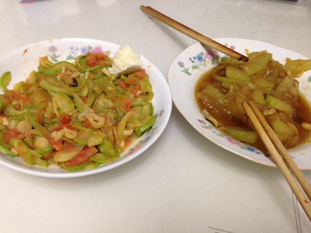 西红柿炒西葫芦