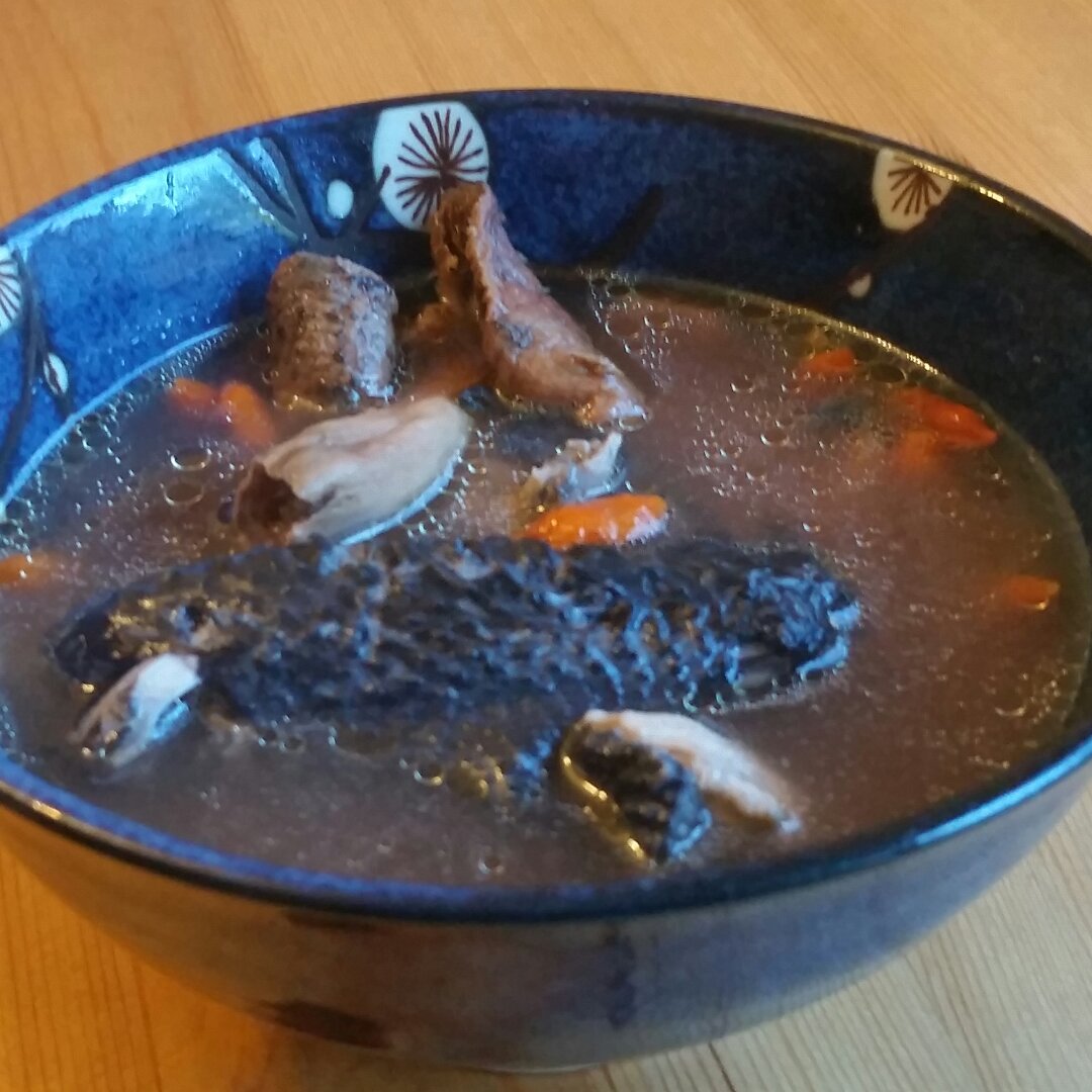 枸杞红枣乌鸡汤