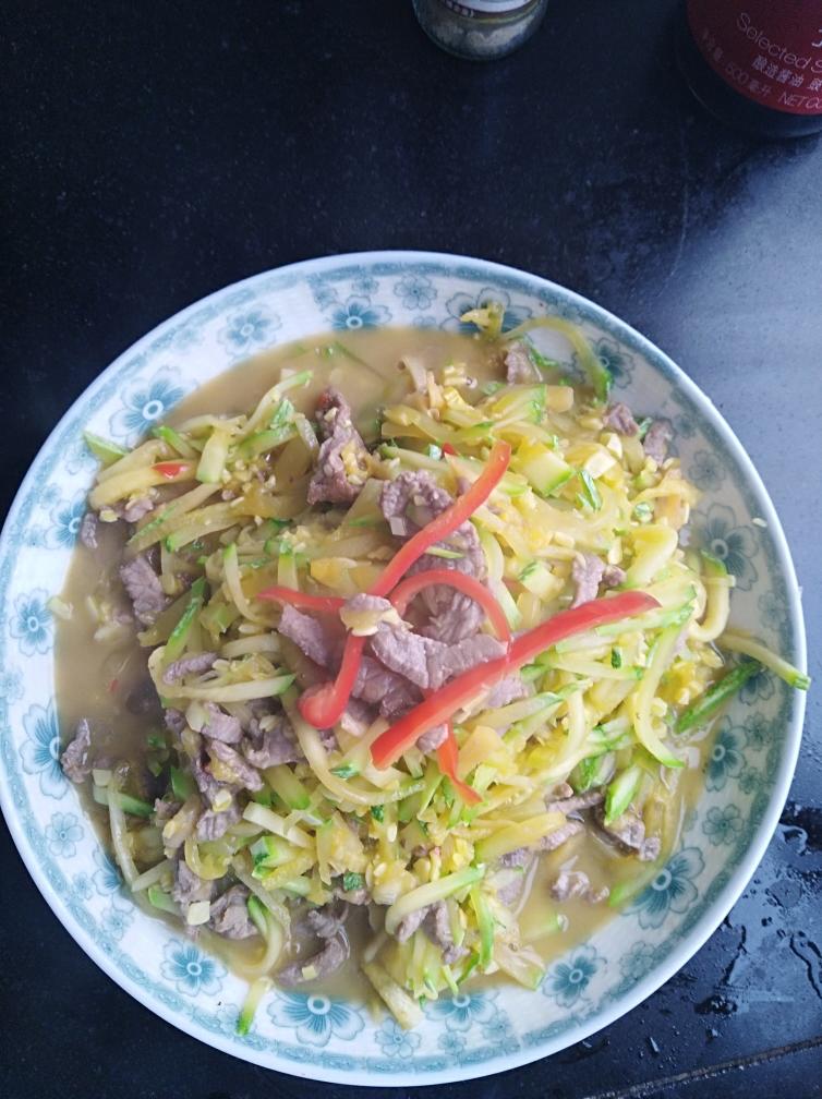 嫩南瓜炒牛肉的做法