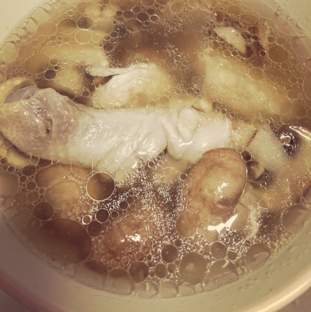 香菇炖鸡汤