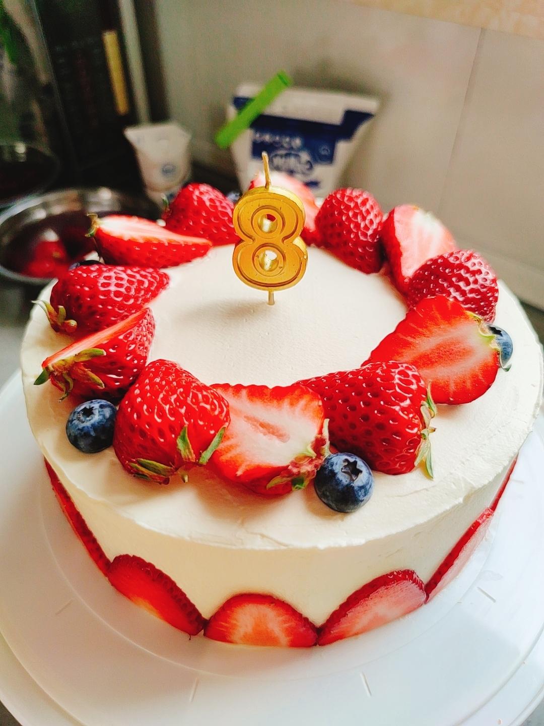 草莓生日奶油蛋糕（八寸）
