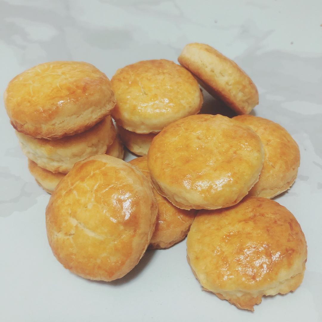 【视频】3分钟 奶油司康Scone(可能是世界上最快手的司康) 消耗淡奶油～