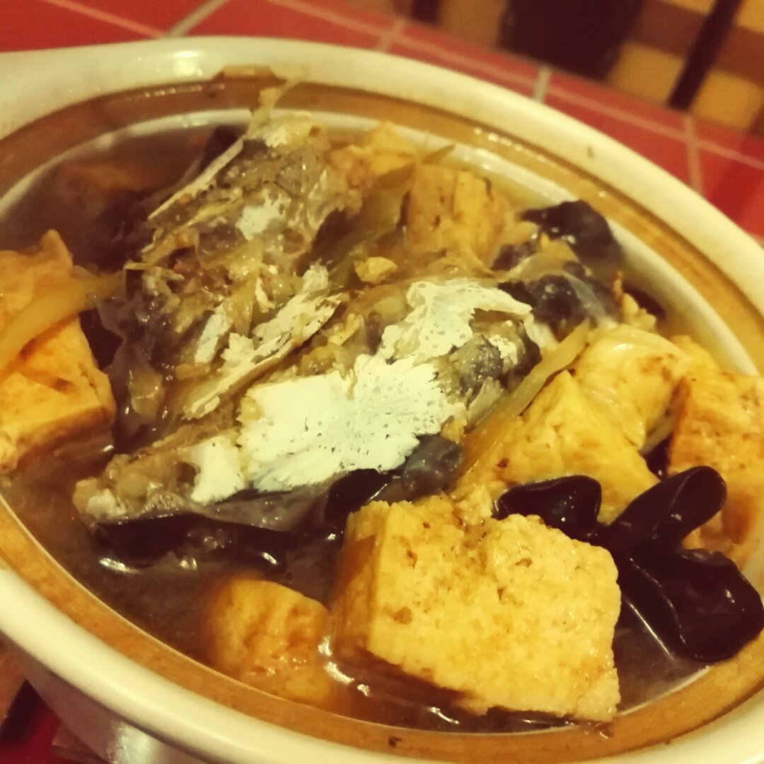 铁锅鱼头炖豆腐