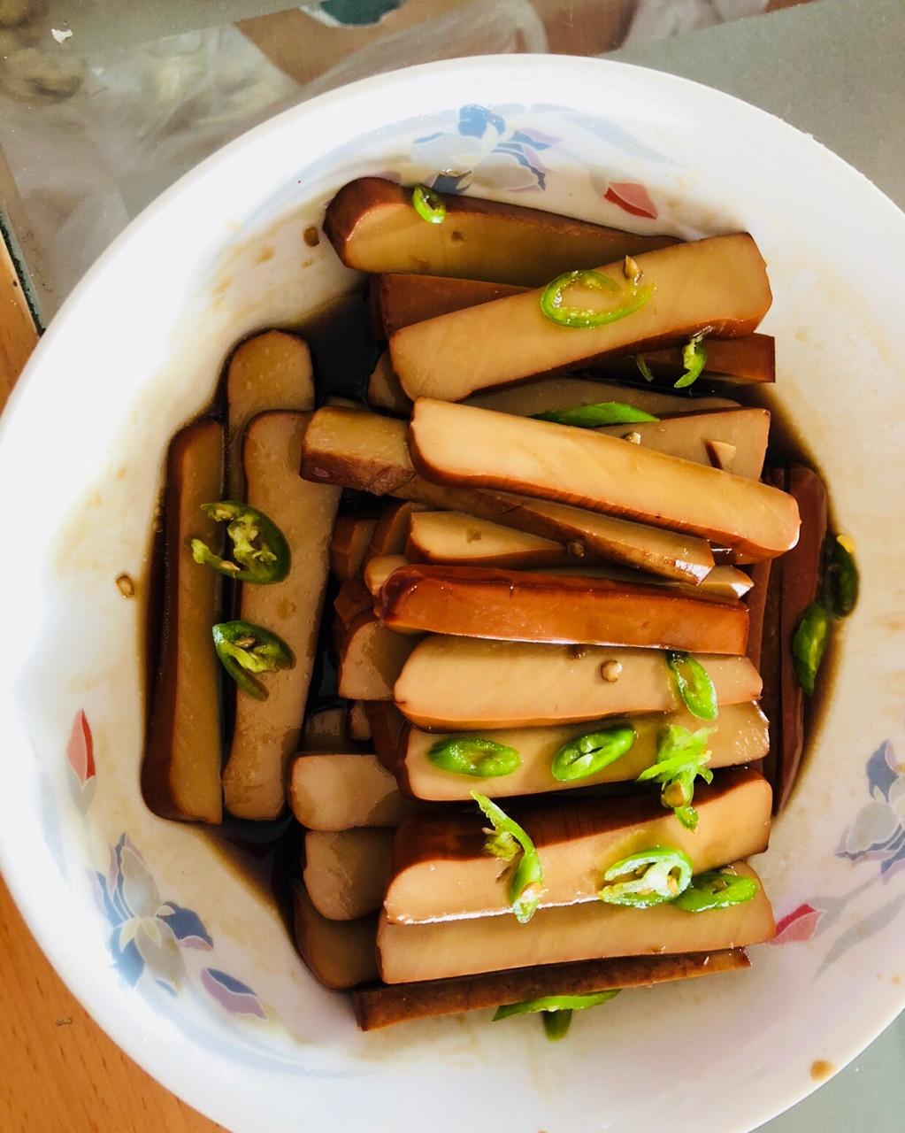 小瓶子233做的q弹酱香鸡蛋干