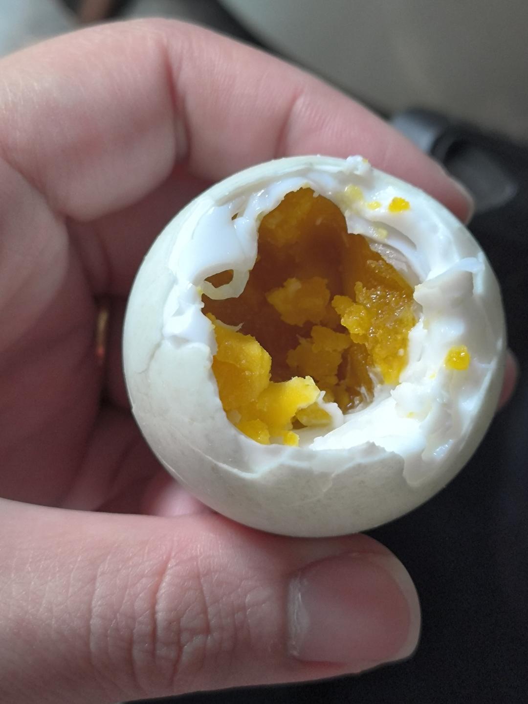 自制咸蛋： 100%出油起沙的咸蛋