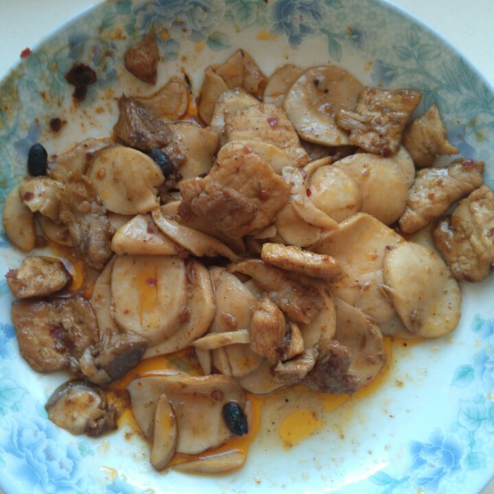 鸡腿菇炒肉片