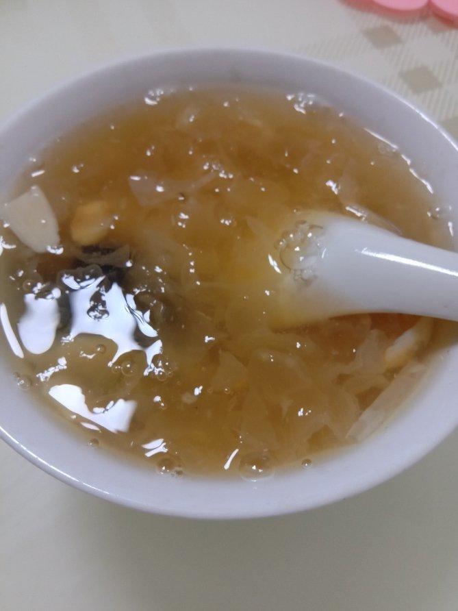 银耳莲子羹～出胶有妙招