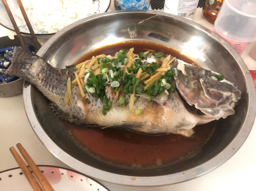 过年餐桌上少不了的菜——清蒸罗非鱼