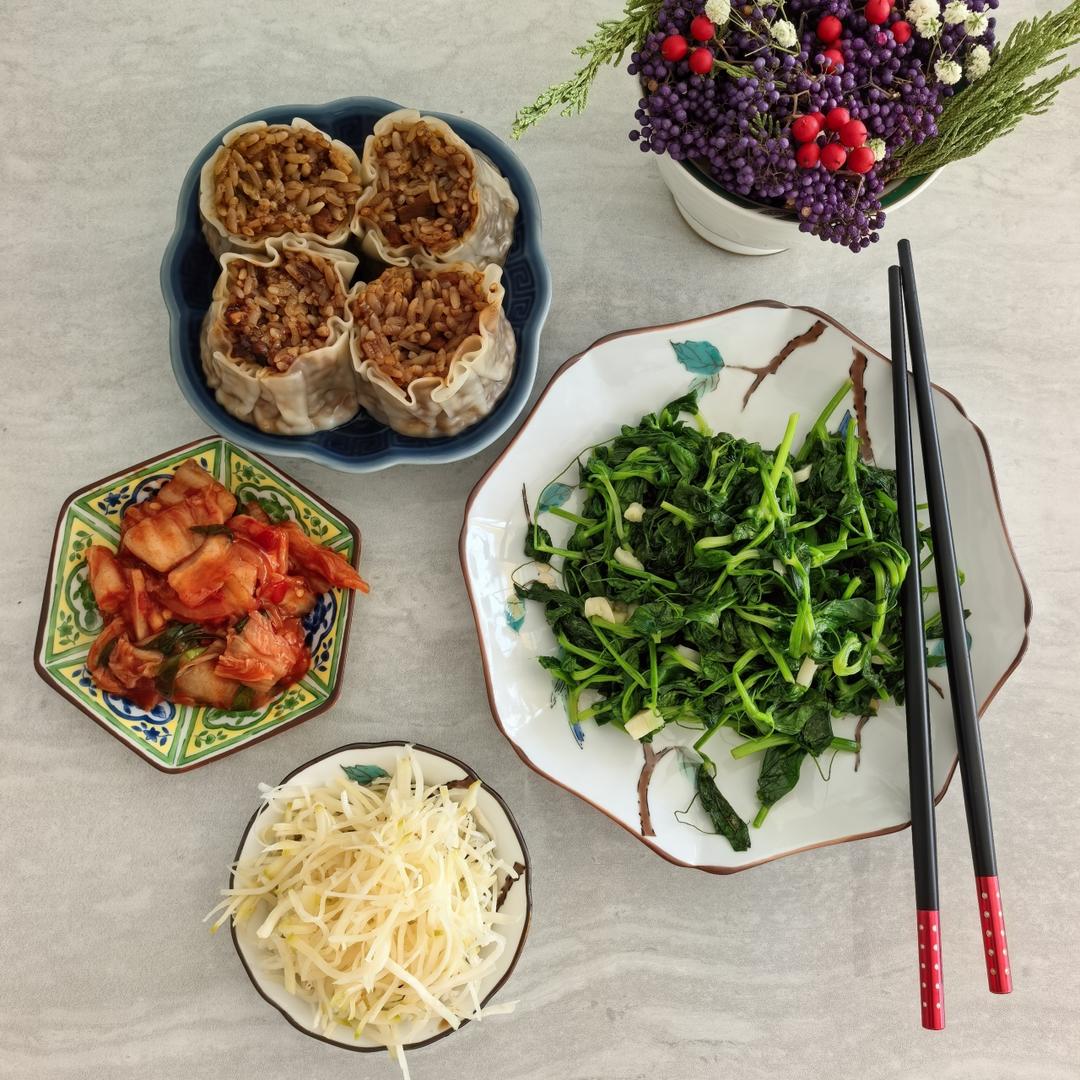 午餐•2025年12月8日