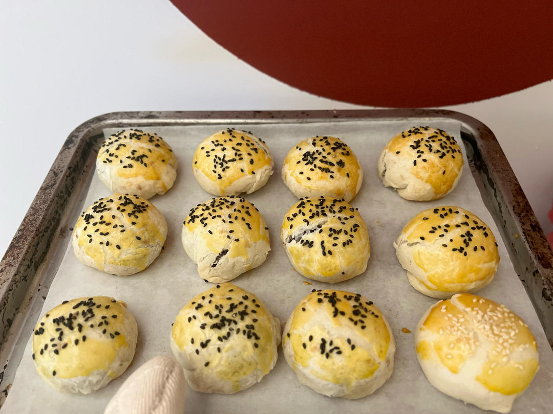 酥到炸的肉松麻薯蛋黄酥（万能酥皮）