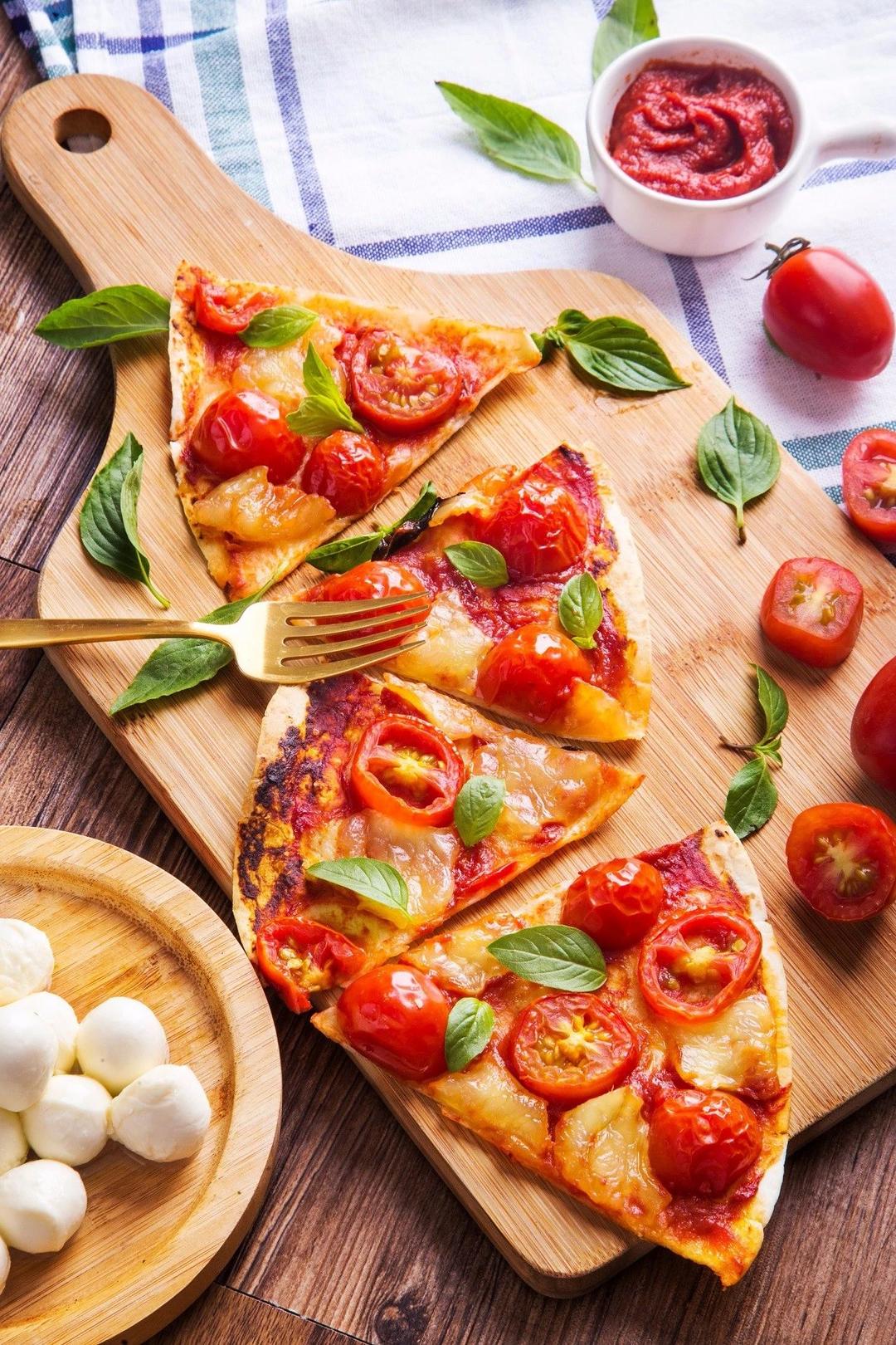 简单快手的家庭自制披萨的做法