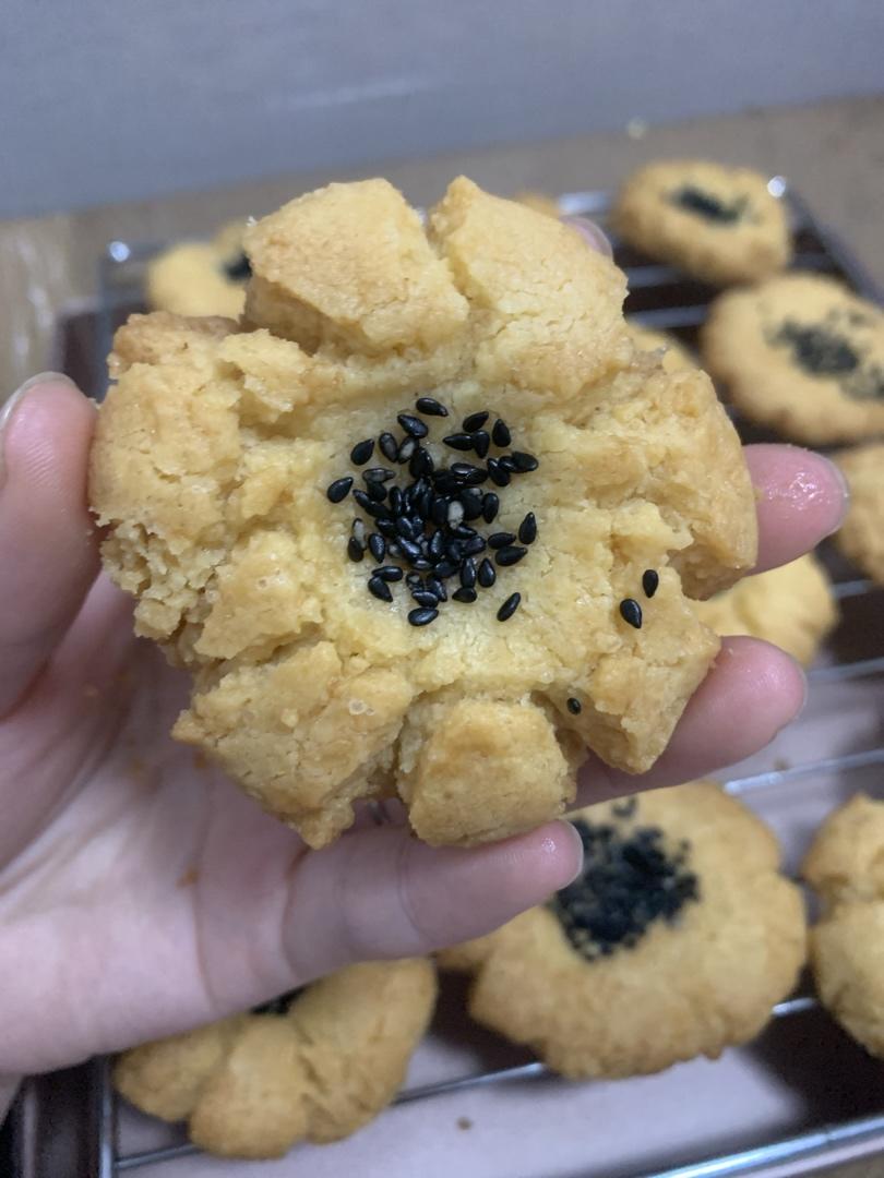 轻轻一按就碎掉的原味桃酥（不输猪油版）