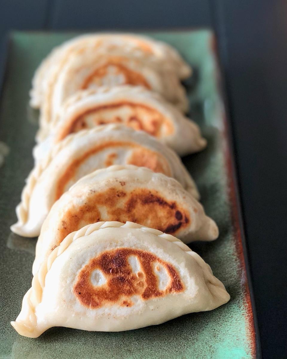 韭菜盒子 Chinese Leek and Egg Pasty