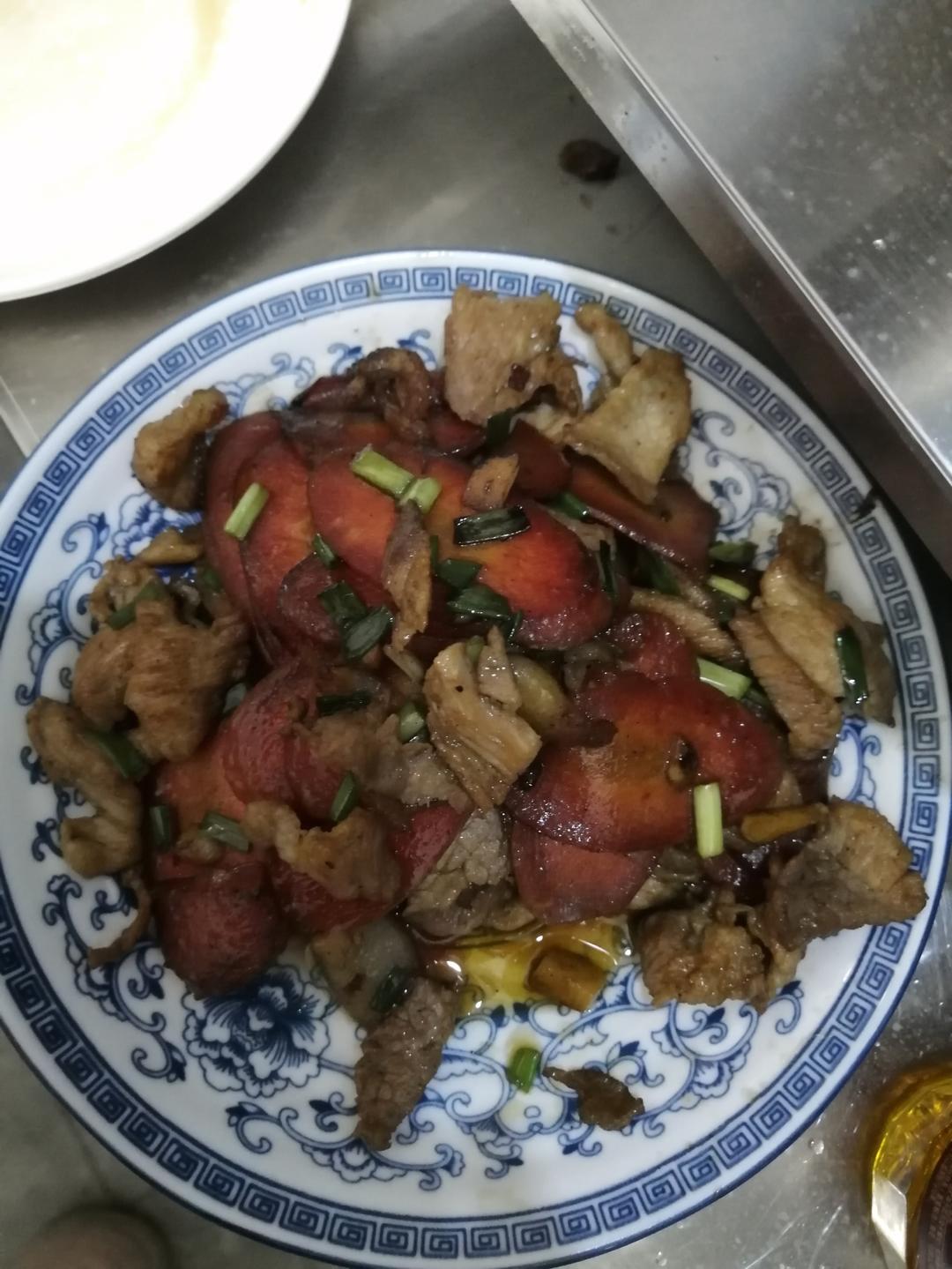 胡萝卜炒肉（小朋友最爱）