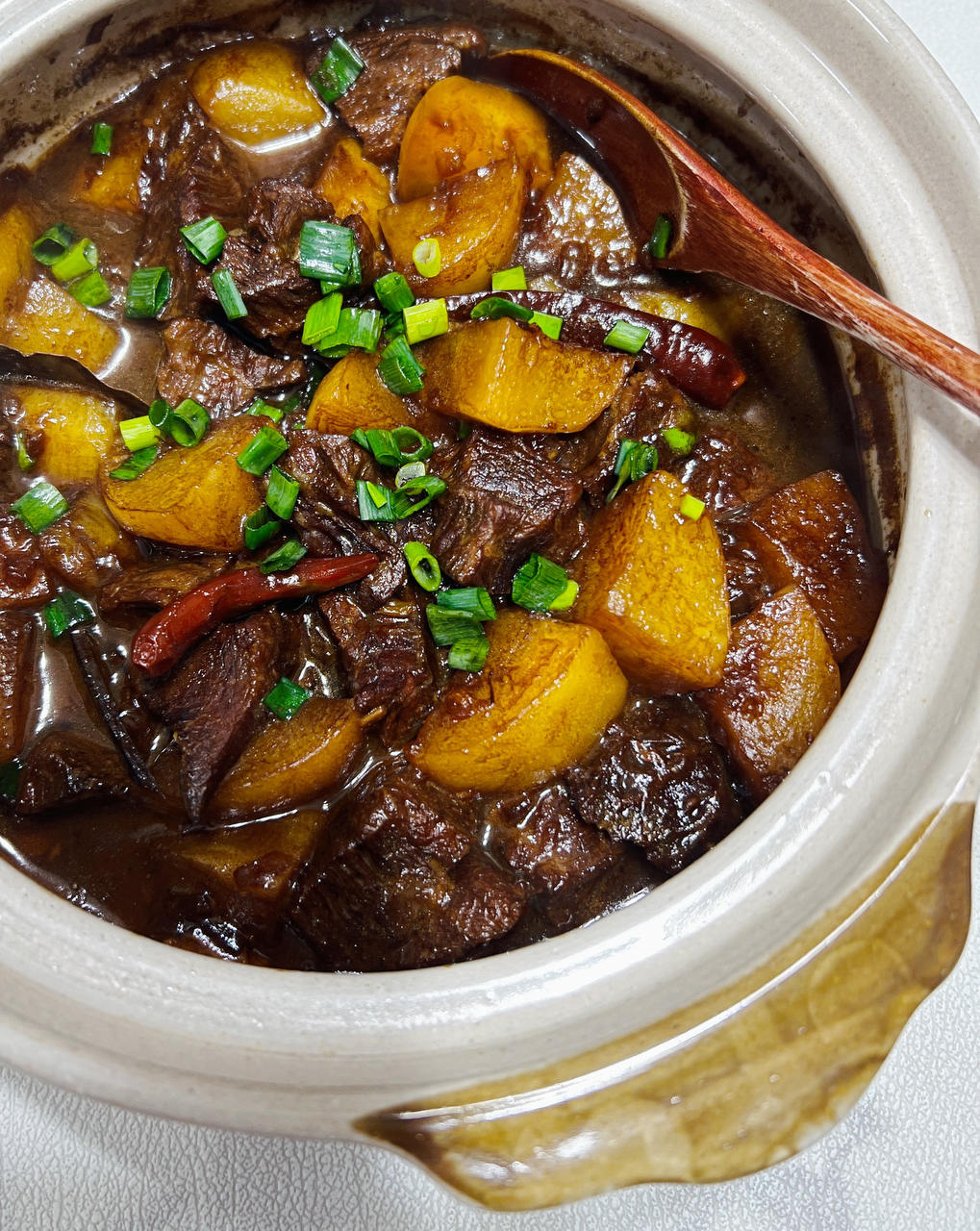 萝卜牛腩煲