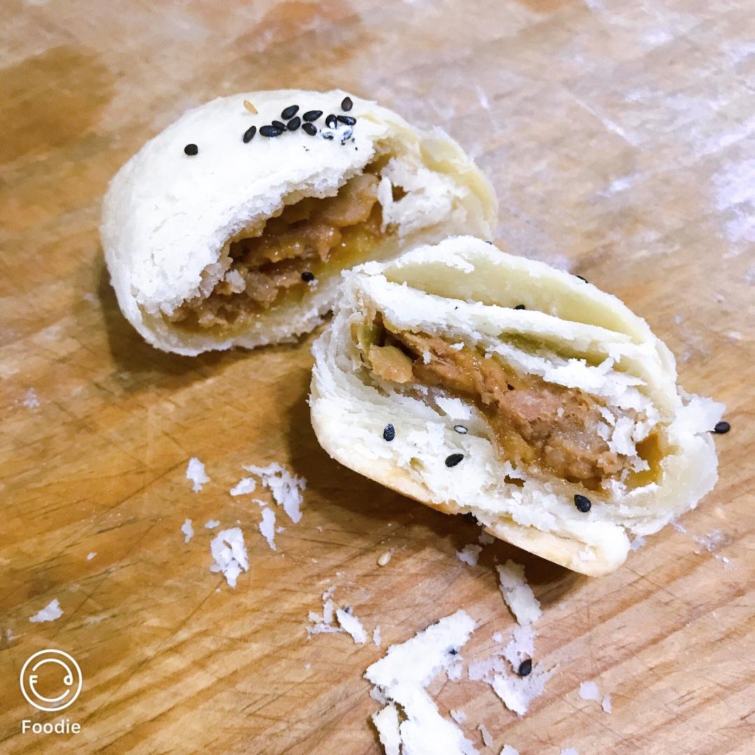 排四个小时队也买不到的鲜肉月饼，秘诀是放麻油！