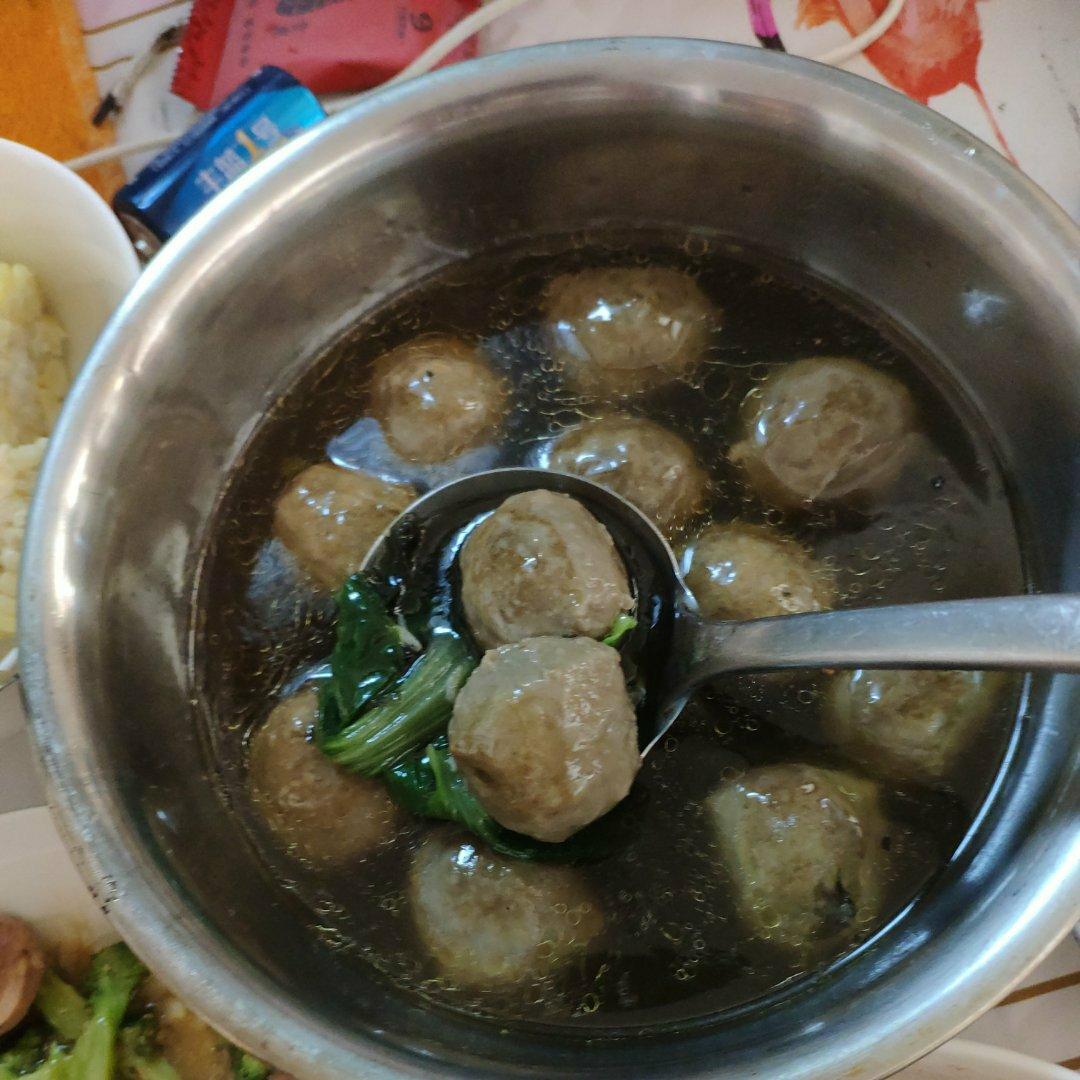 虾皮紫菜牛丸汤